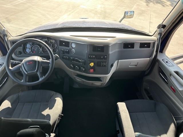 2022 Peterbilt 579-40