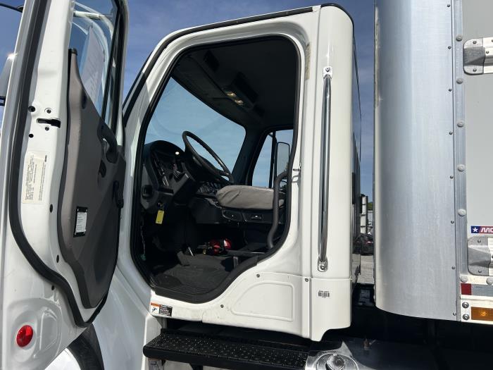 2018 Freightliner Business Class M2 106-16