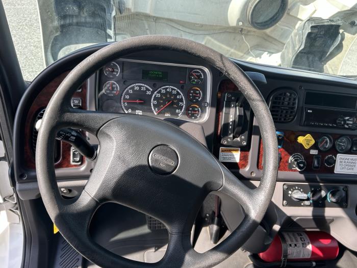 2018 Freightliner Business Class M2 106-19