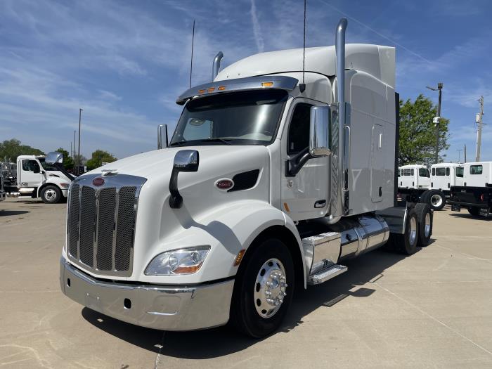 2022 Peterbilt 579-1