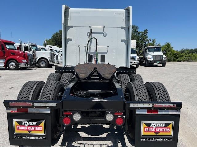 2021 Peterbilt 579-6