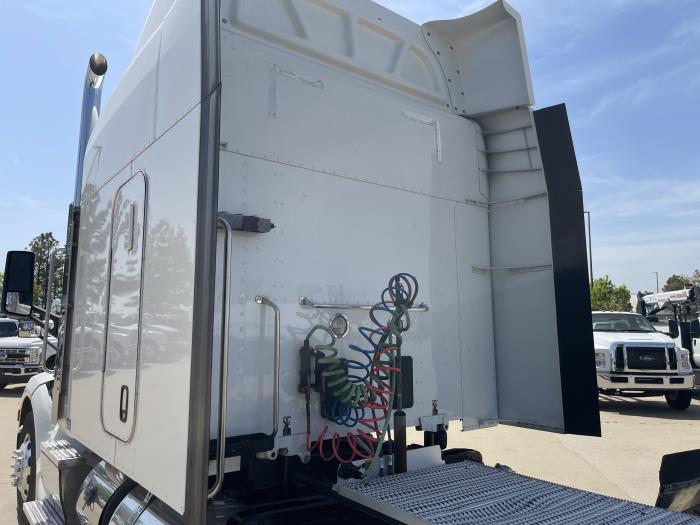 2022 Peterbilt 579-12