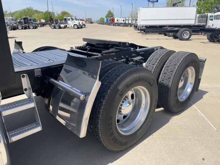2022 Peterbilt 579-13