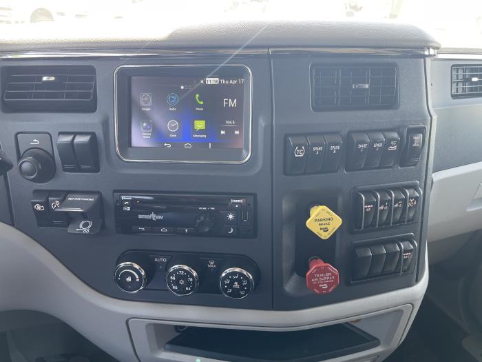 2022 Peterbilt 579-17