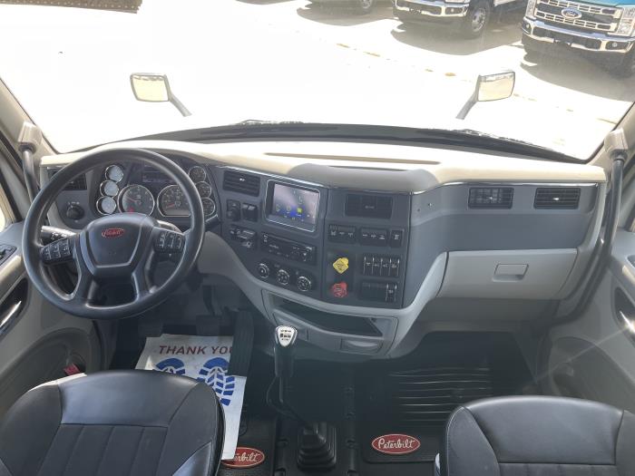 2022 Peterbilt 579-25