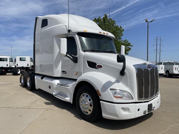 2022 Peterbilt 579-3