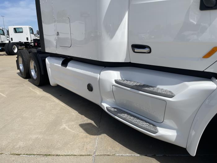 2022 Peterbilt 579-4