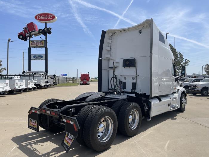 2022 Peterbilt 579-8