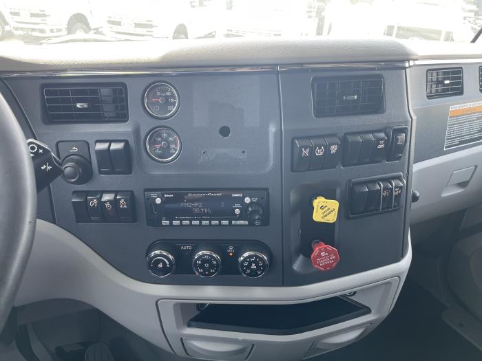 2022 Peterbilt 579-16