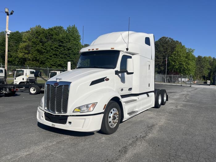 2022 Peterbilt 579-0