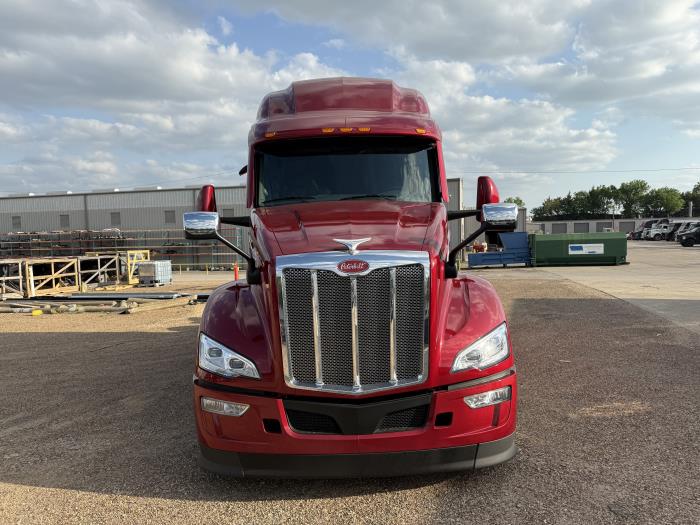 2026 Peterbilt 579-12