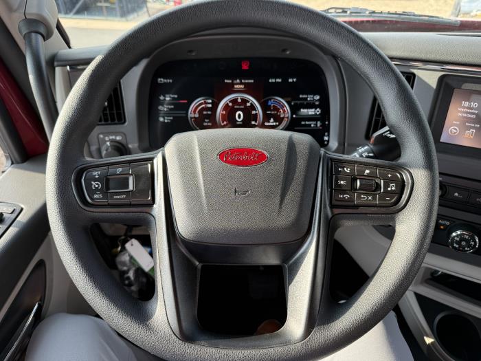 2026 Peterbilt 579-31