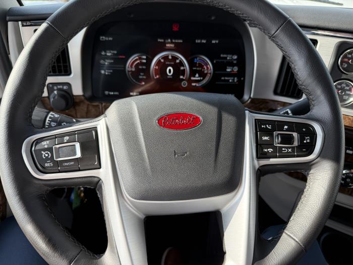 2026 Peterbilt 589-33