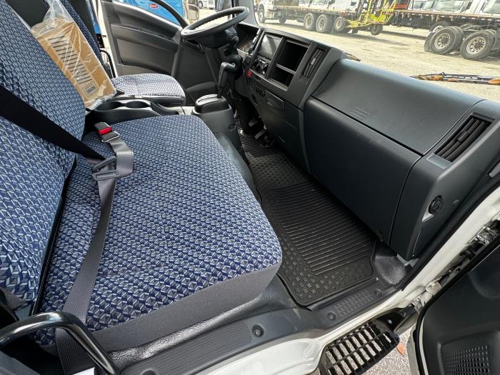 2024 Isuzu NPR-13
