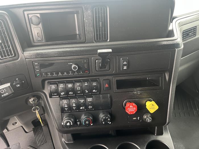 2023 International LT625-14
