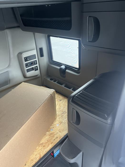 2023 International LT625-17