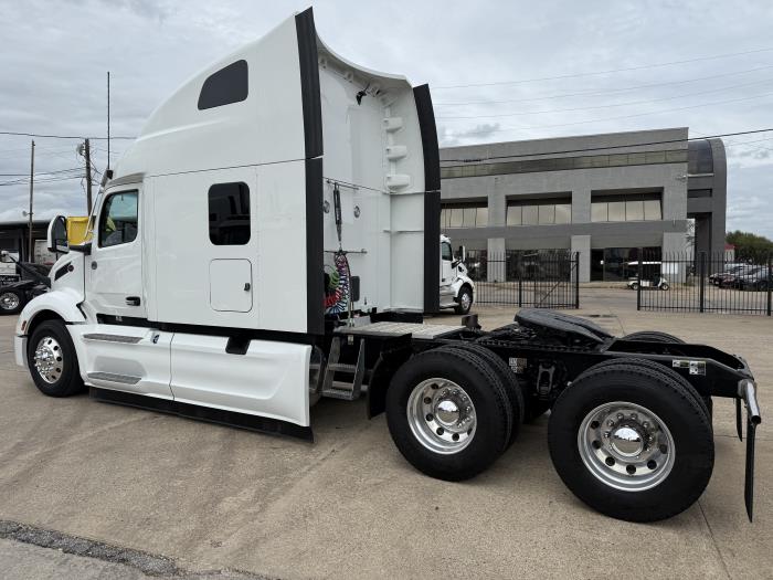 2023 Peterbilt 579-4