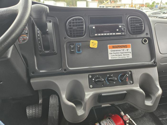 2022 Freightliner Business Class M2 106-2