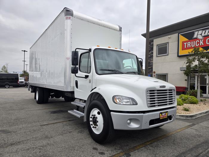 2022 Freightliner Business Class M2 106-7