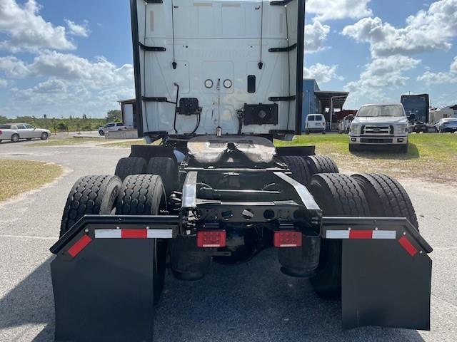 2021 International LT625-8