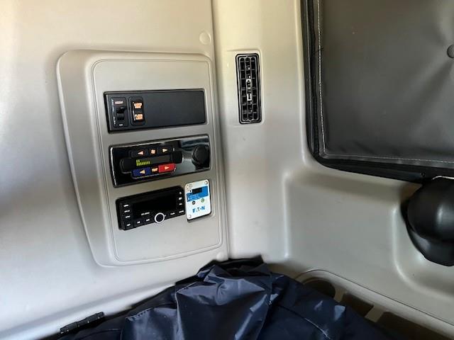 2021 International LT625-24
