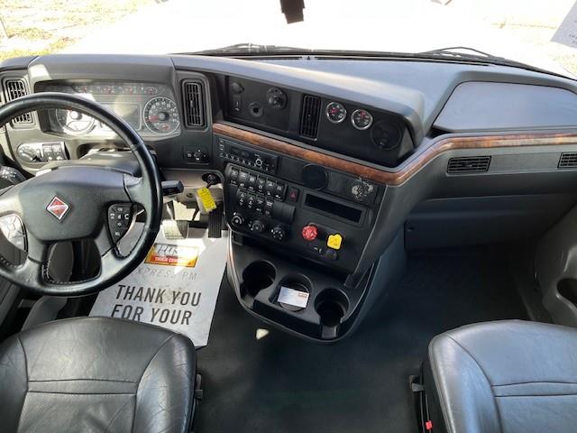 2021 International LT625-26