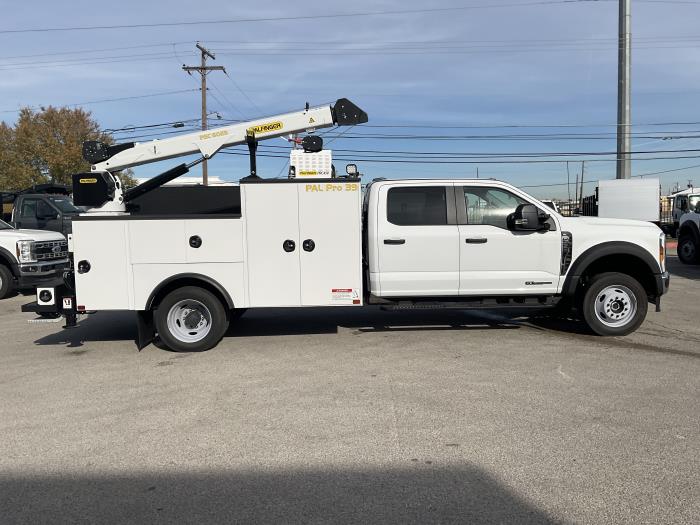2025 Ford F-550-6