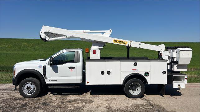 2025 Ford F-550-10