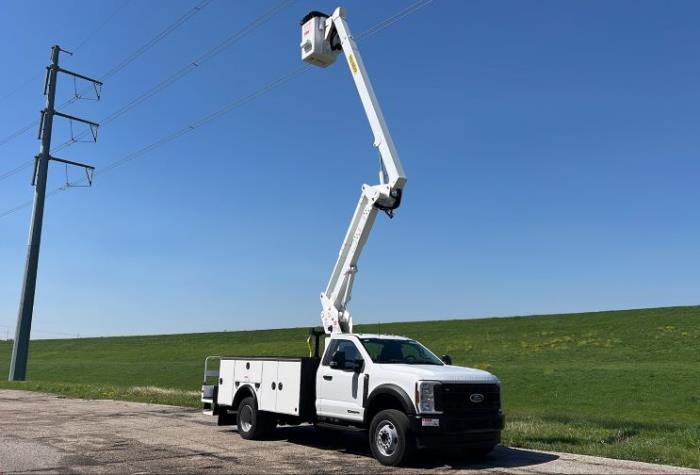 2025 Ford F-550-16