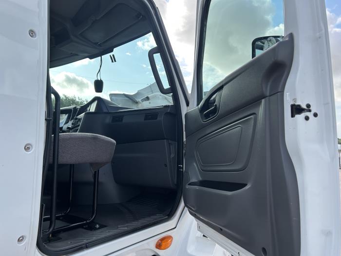 2019 International LT625-21