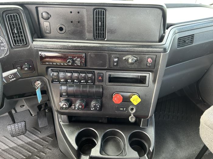 2019 International LT625-28