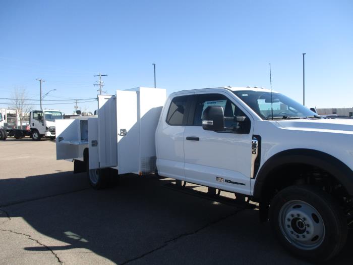 2025 Ford F-550-3