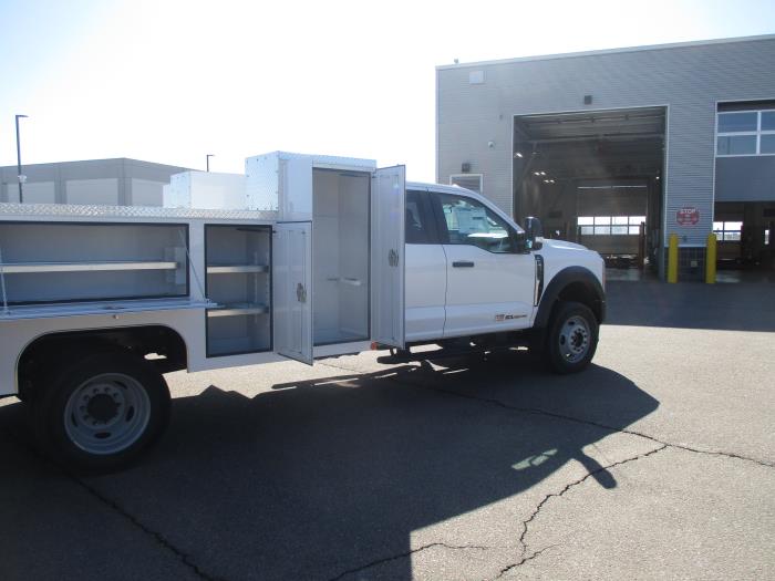 2025 Ford F-550-5