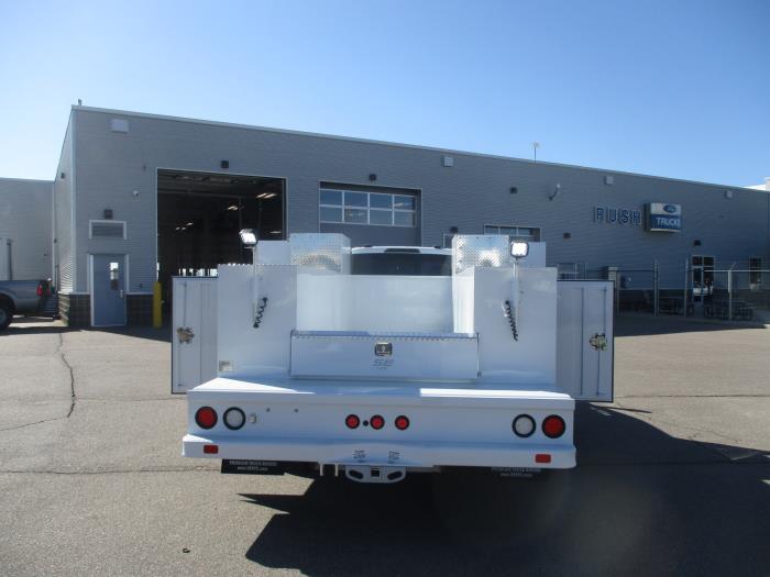 2025 Ford F-550-7