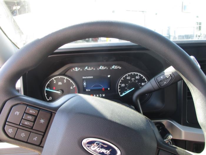 2025 Ford F-550-13