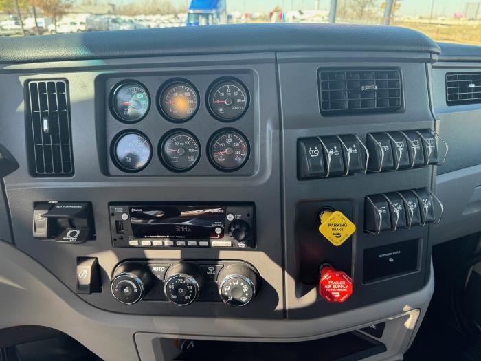 2026 Peterbilt 567-17