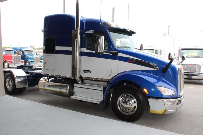 2024 Peterbilt 579-8