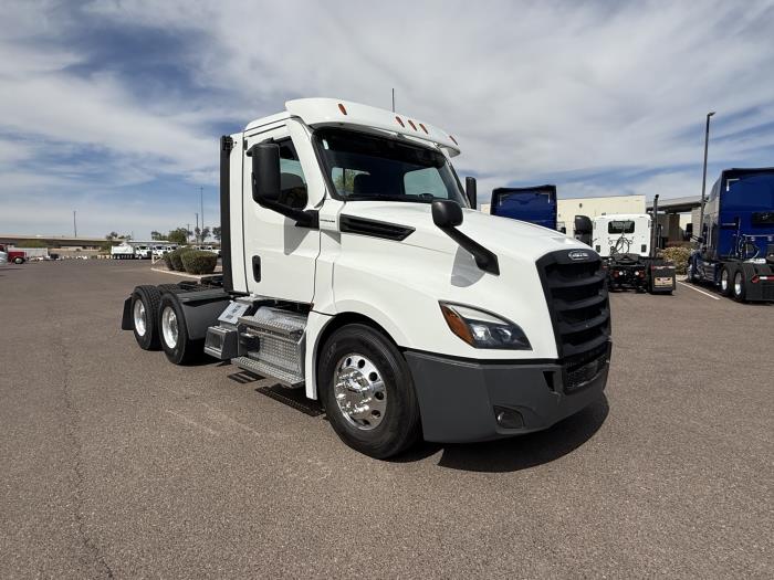 2022 Freightliner Cascadia-7