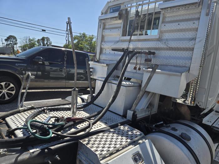 2018 International LT625-6