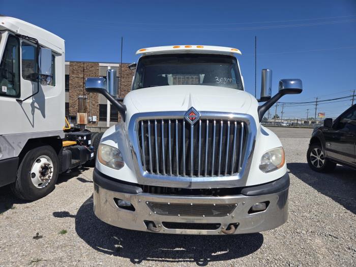 2018 International LT625-8