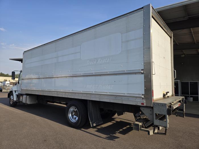 2019 Hino 268A-18