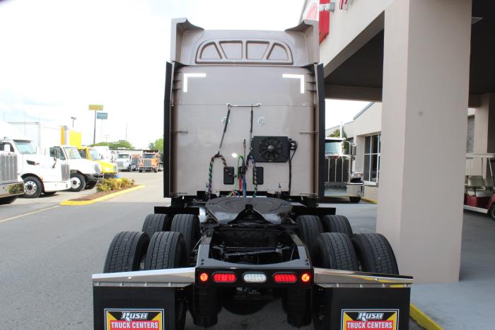 2023 Peterbilt 579-5