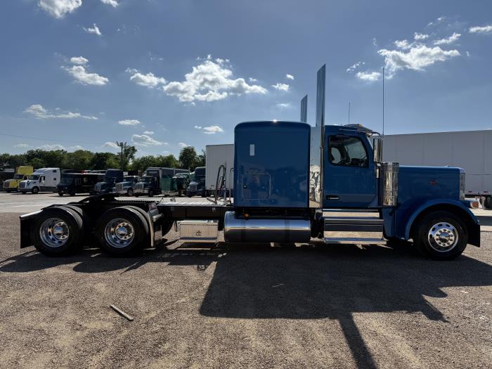 2026 Peterbilt 589-7