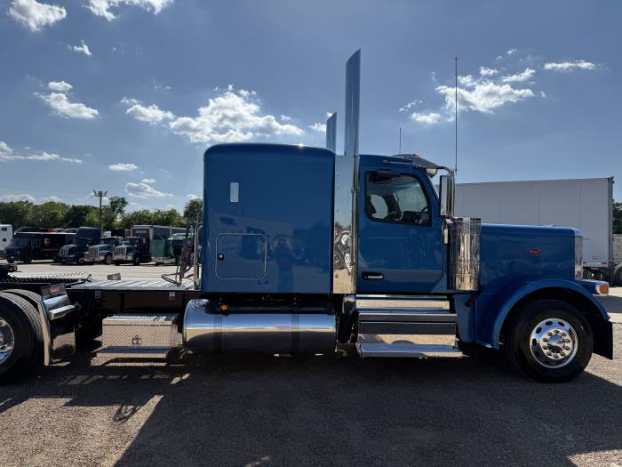 2026 Peterbilt 589-8