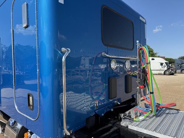 2026 Peterbilt 589-17