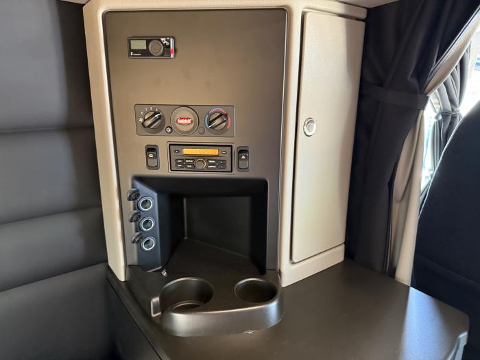 2026 Peterbilt 589-47