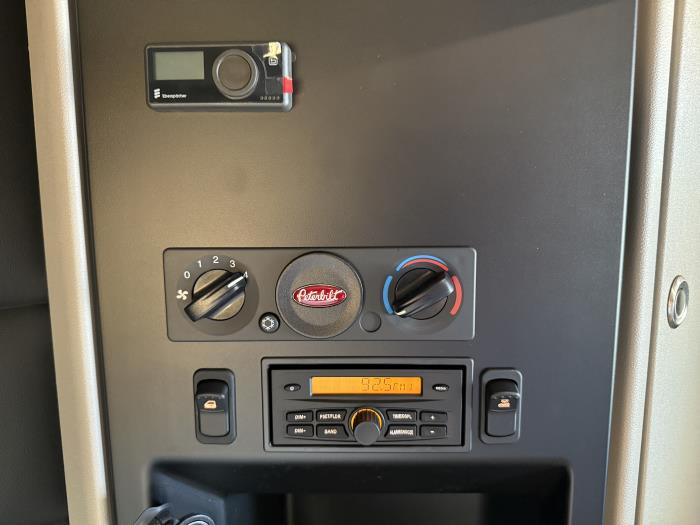 2026 Peterbilt 589-48
