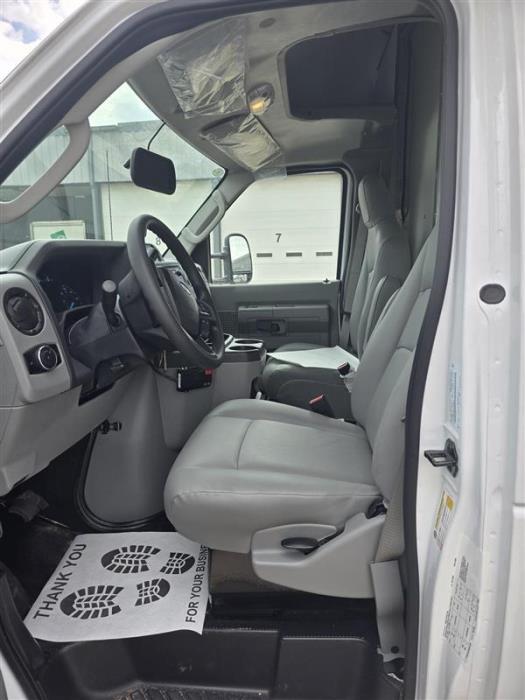 2025 Ford E-350-13