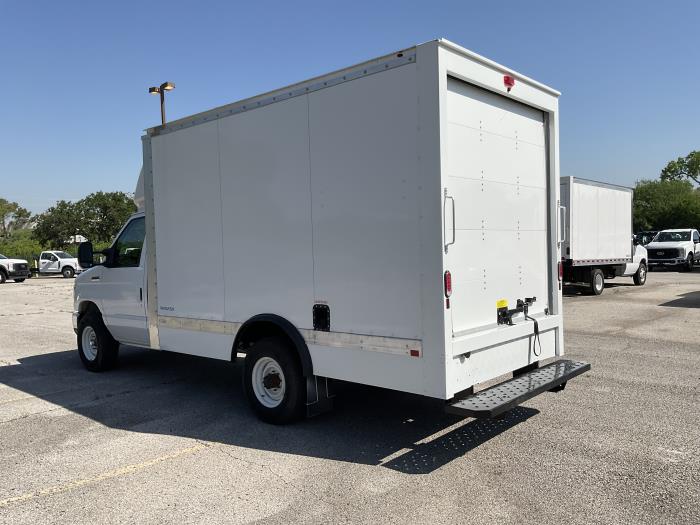 2025 Ford E-350-3