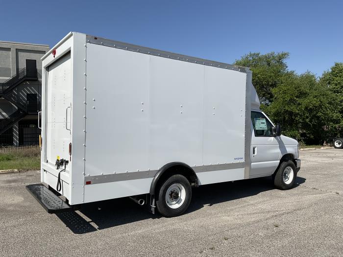 2025 Ford E-350-5